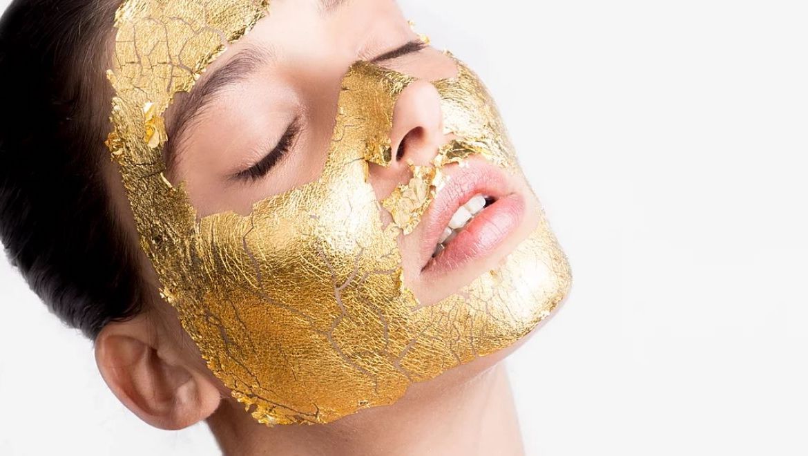 maschera viso oro